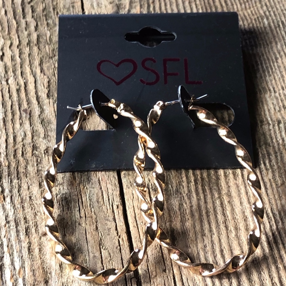 🔥HOT SALE🔥 Gold Toned Large Oval Hoop Earrings